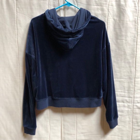 Hollister Hooded Crop Top - Picture 2 of 5